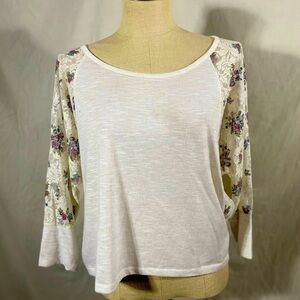Women's Cream Crop top with lace from Buckle  Size XL